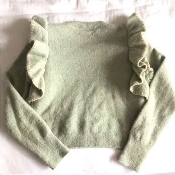 Zara Green Ruffle Shoulder Statement Sweater - Picture 4 of 9